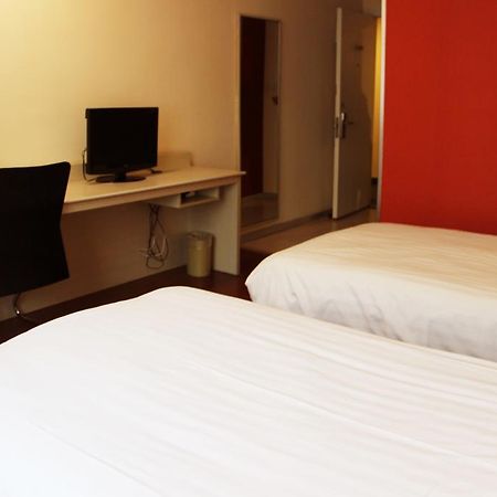 Hanting Hotel Changchun Qimao City Rum bild